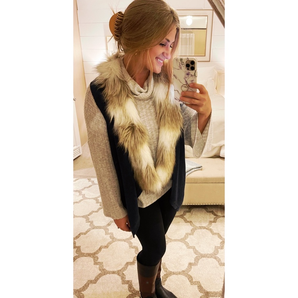 Skies are Blue Faux Fur Dress Cardigan Vest ❄️